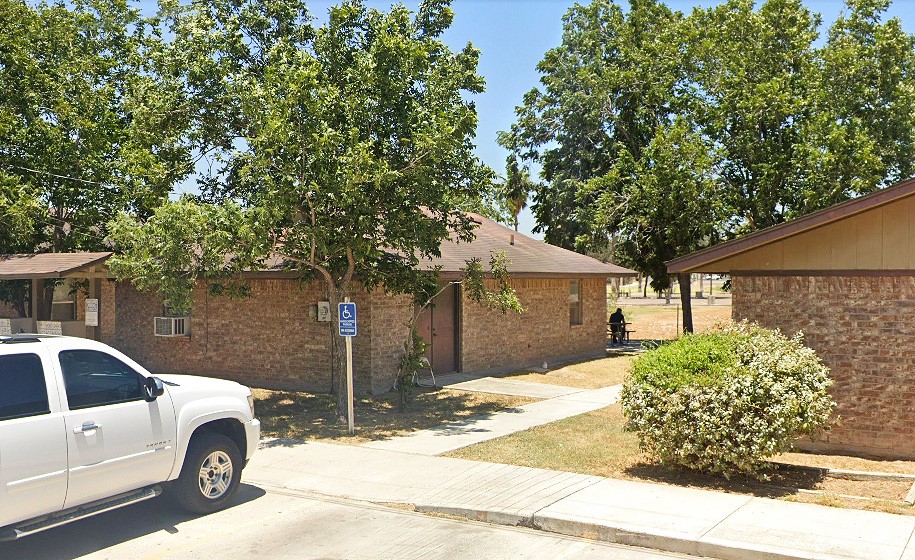 1715 2nd Property Photo 3