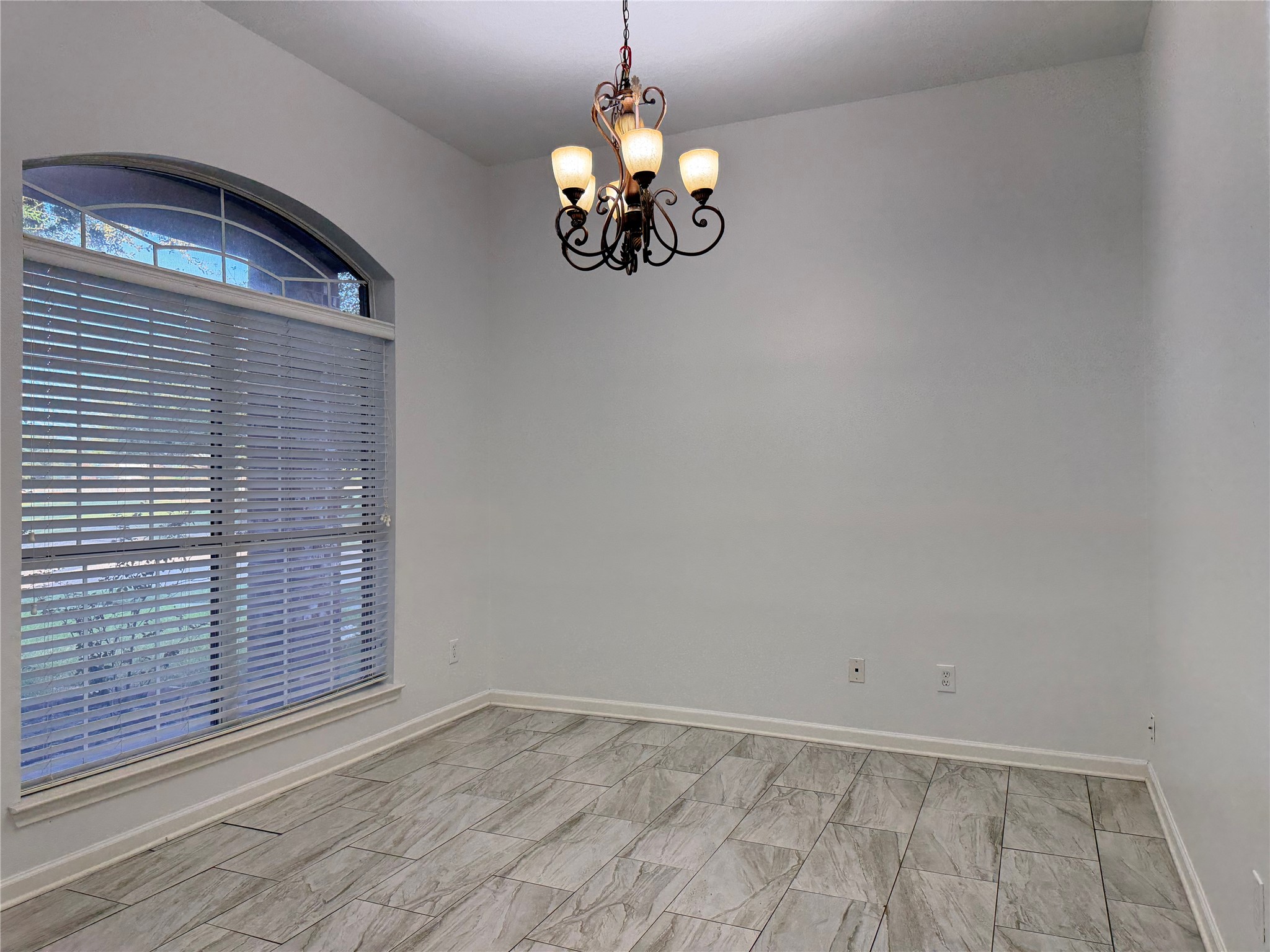 25246 Spring Iris Lane Property Photo 3