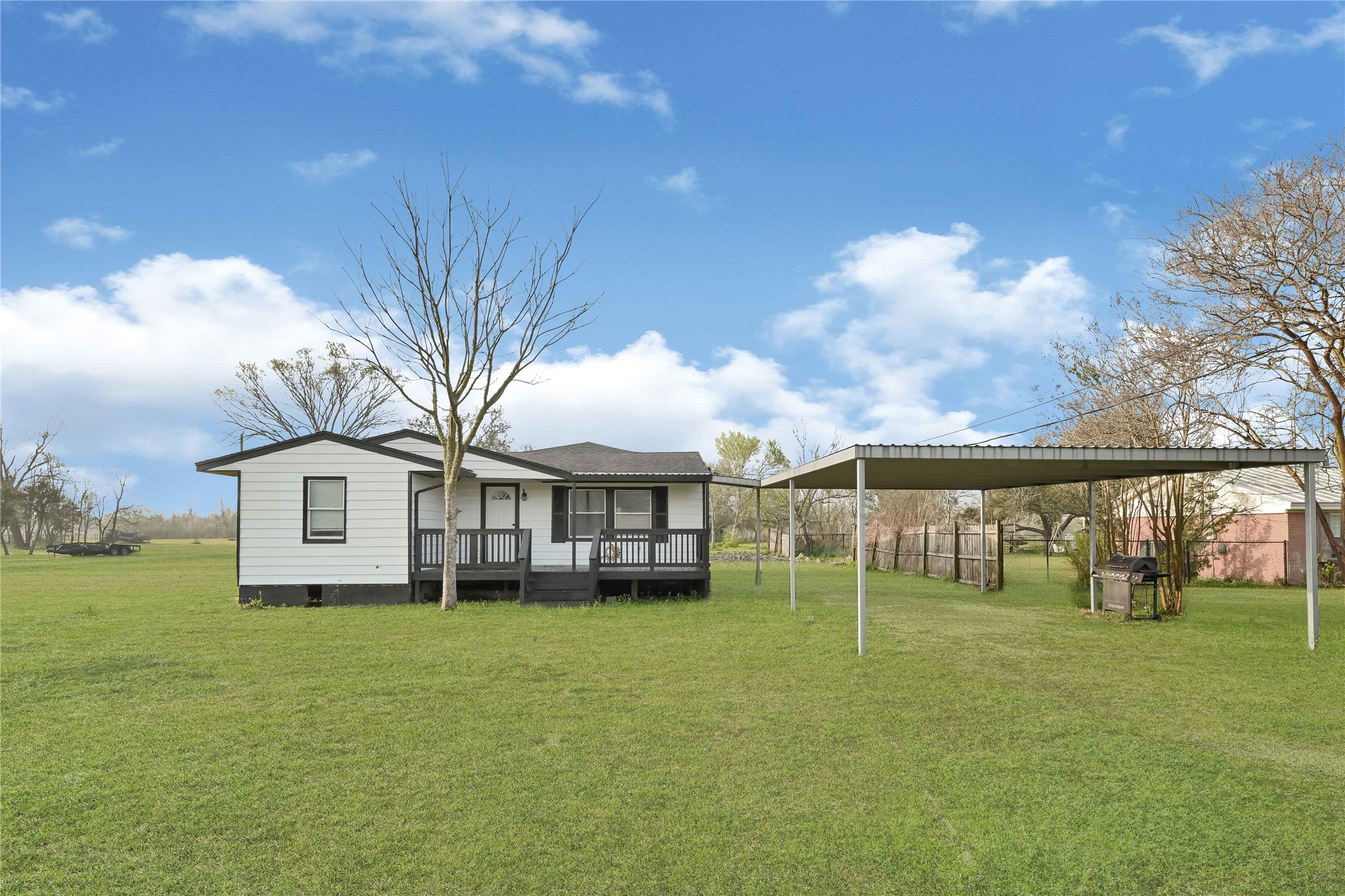 14915 Cedar Drive Street Property Photo