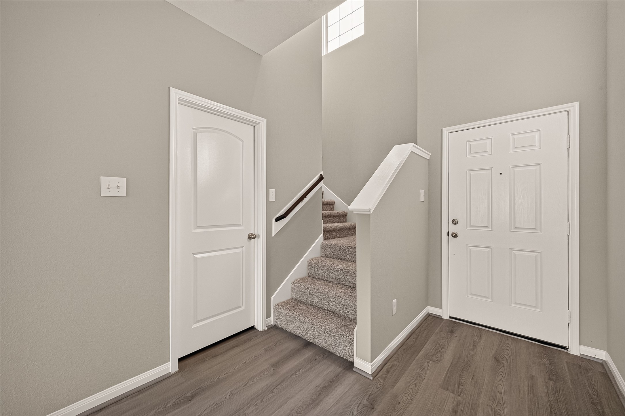 1013 Western Rose Drive Property Photo 4