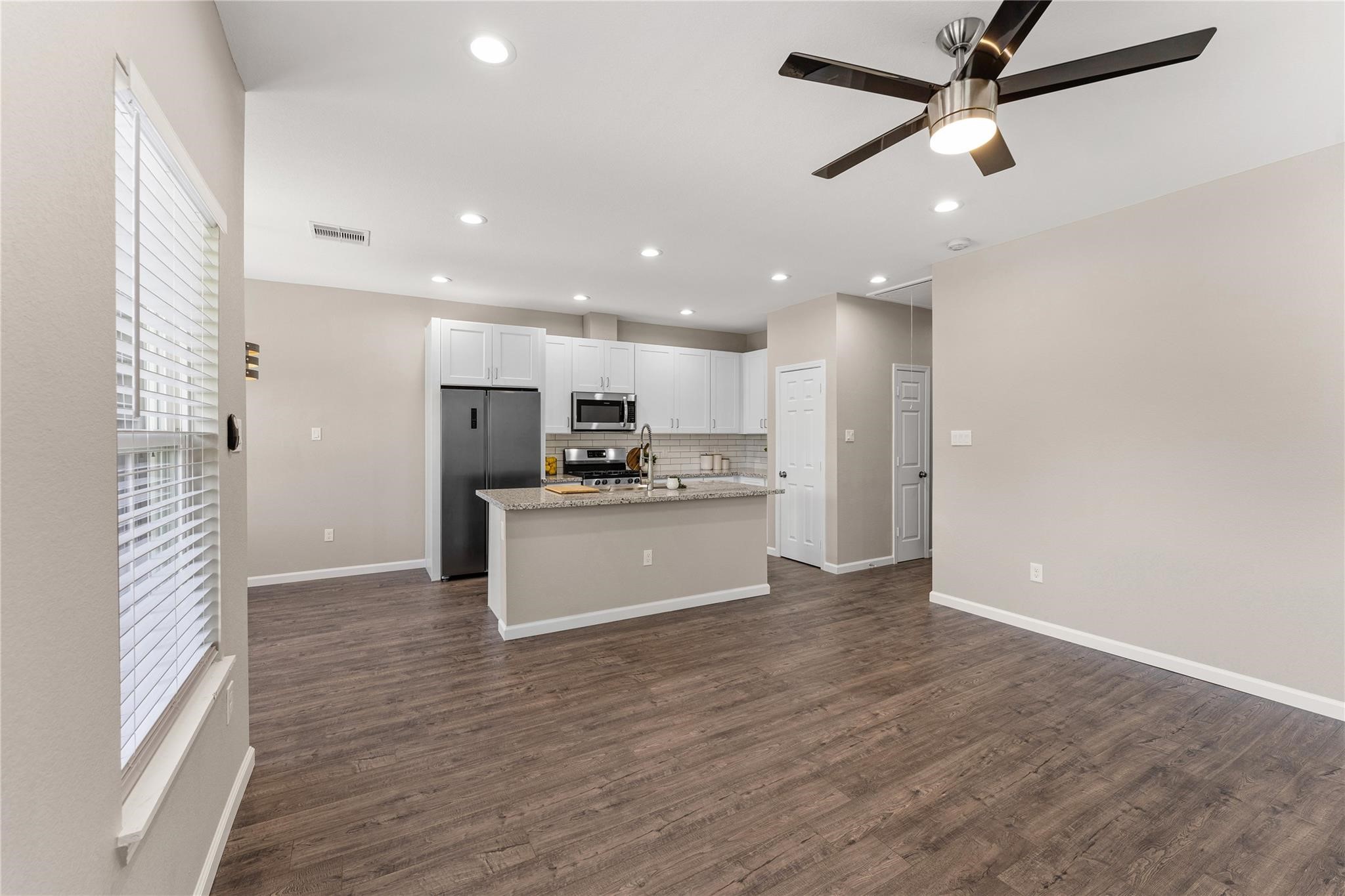 5307 Groveton Street B Property Photo 14