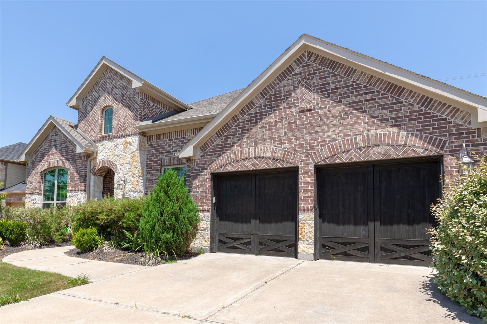 10406 Mossback Pine Road Property Photo 1