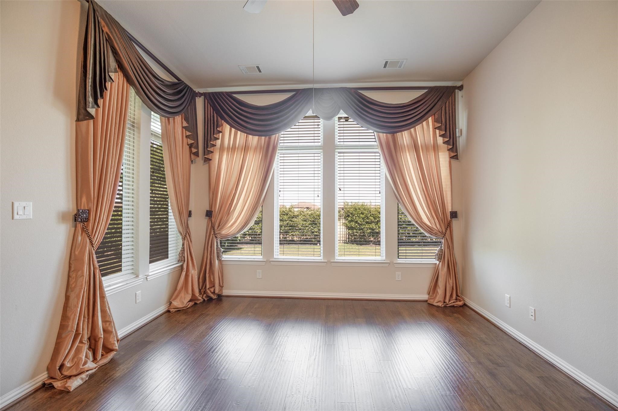 10406 Mossback Pine Road Property Photo 5