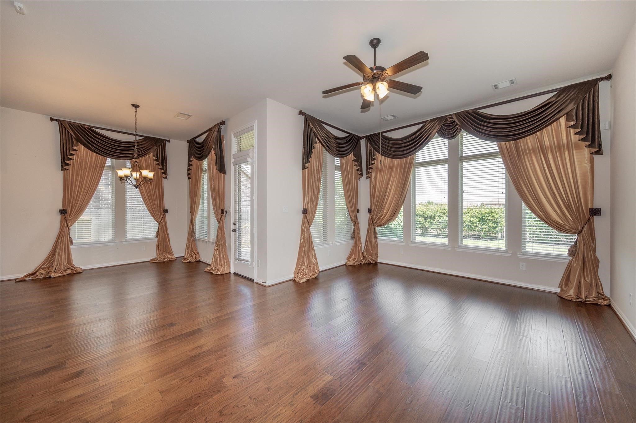 10406 Mossback Pine Road Property Photo 27