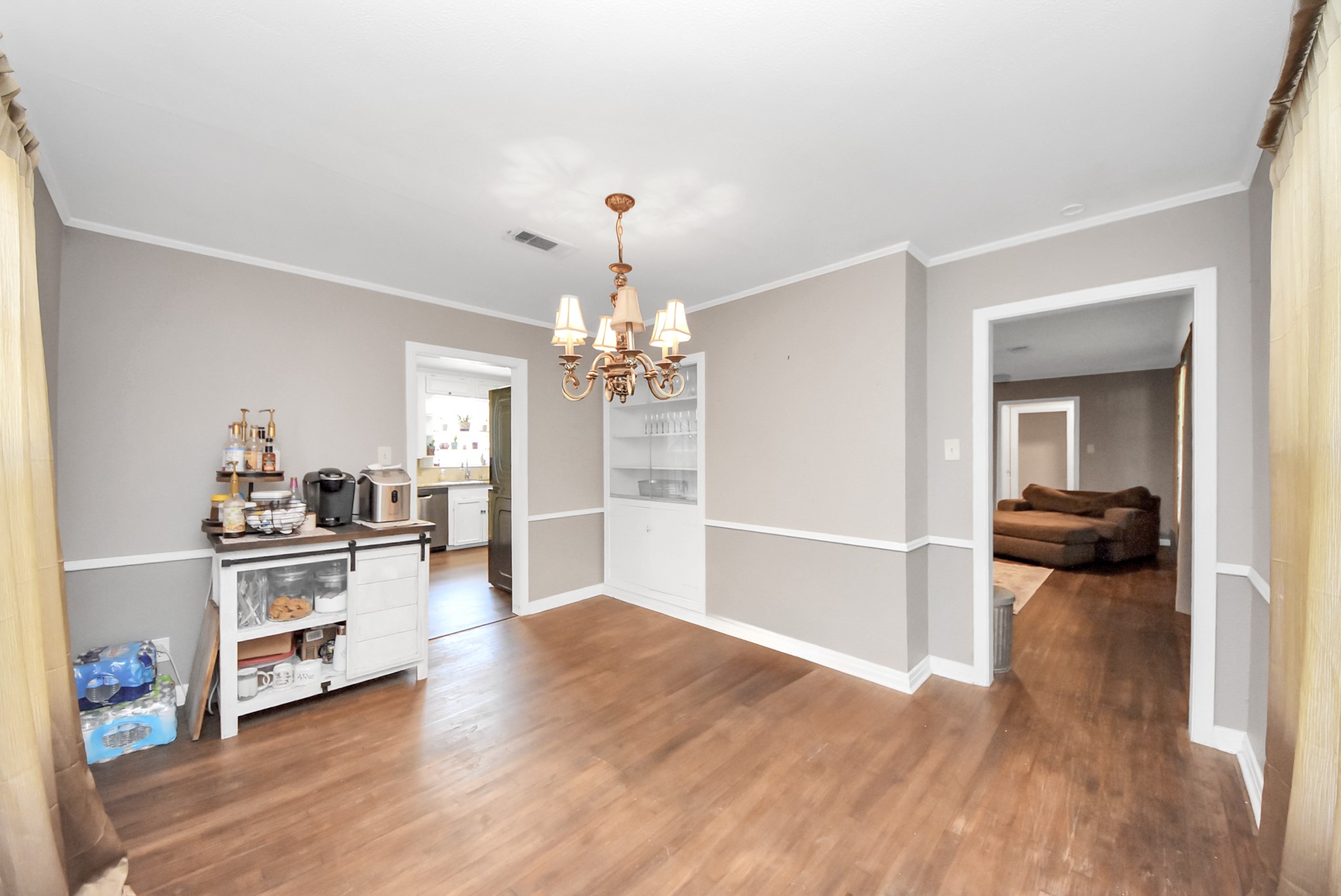 201 S Roosevelt Avenue Property Photo 8
