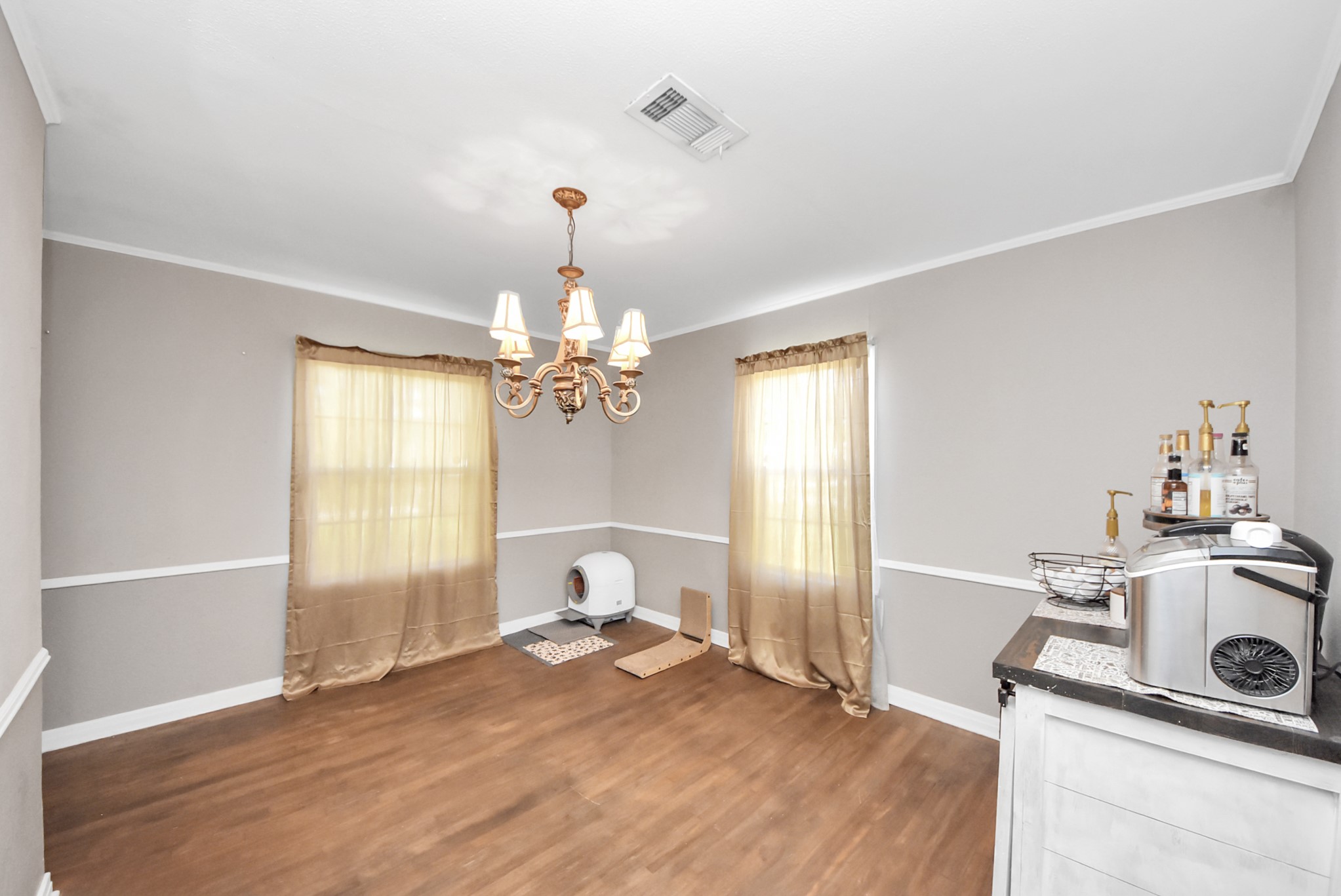 201 S Roosevelt Avenue Property Photo 9