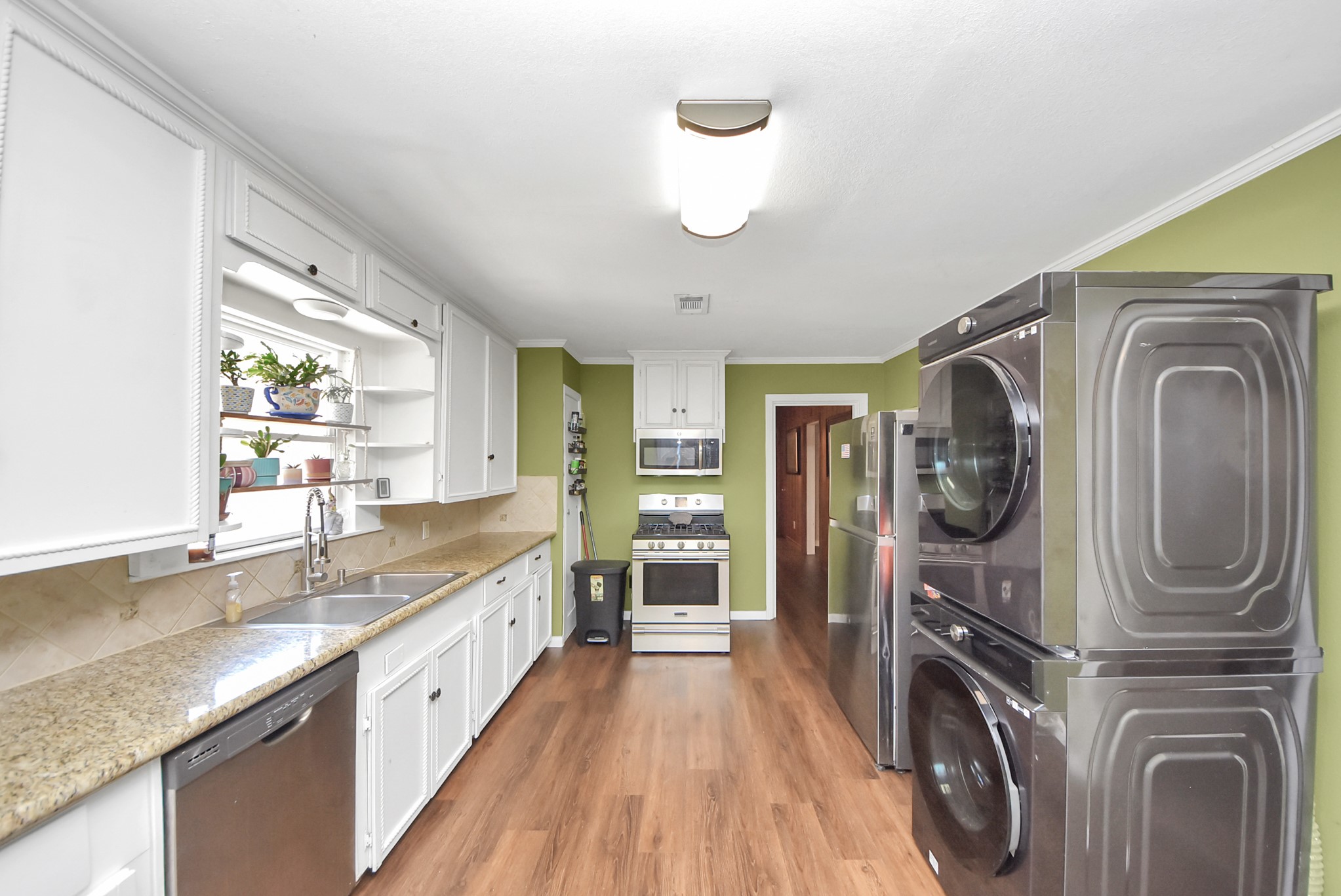 201 S Roosevelt Avenue Property Photo 15