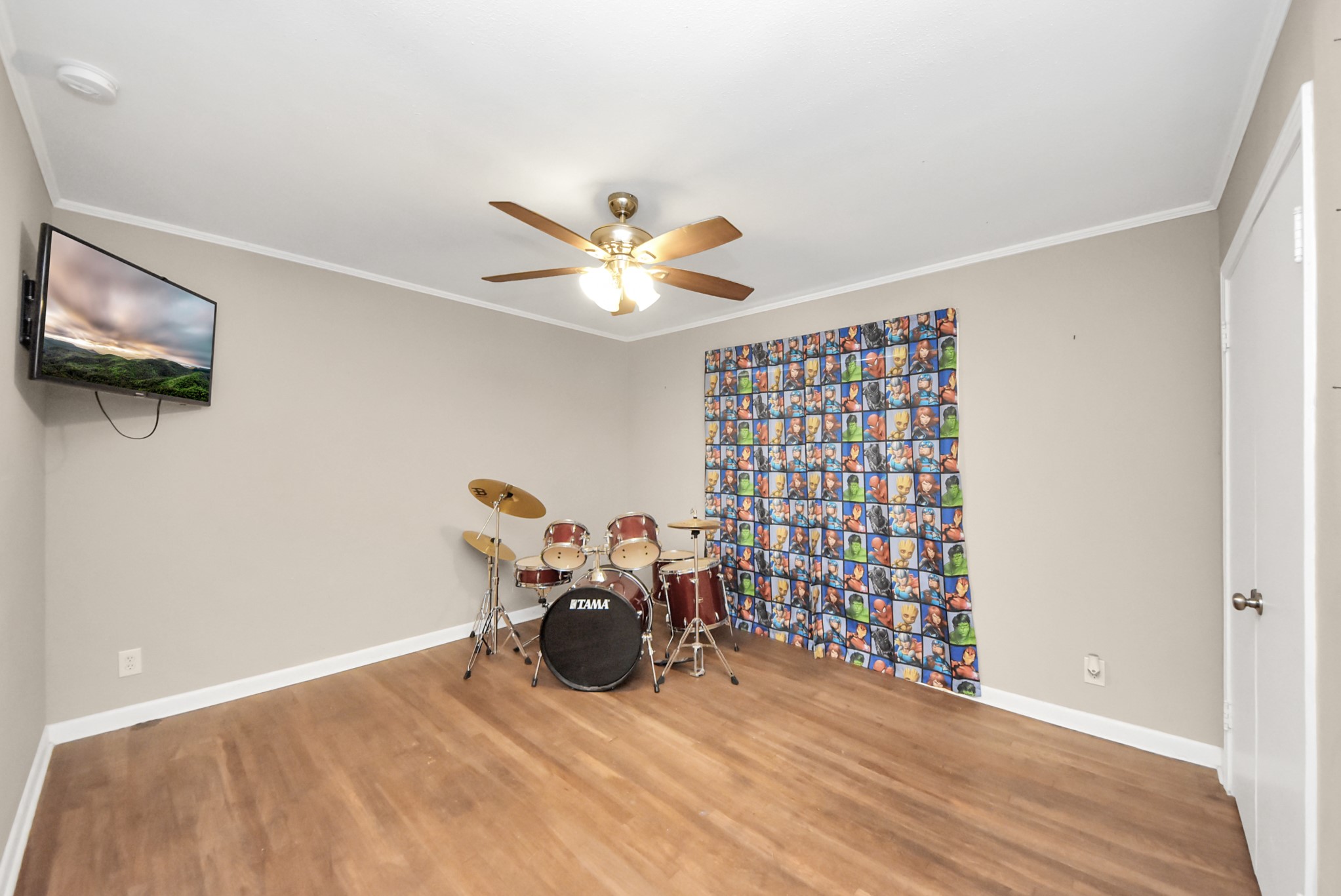 201 S Roosevelt Avenue Property Photo 29