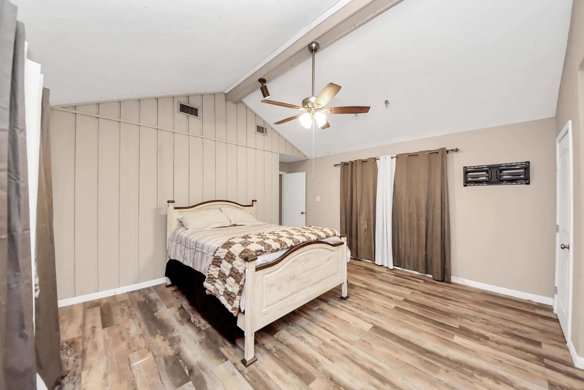 201 S Roosevelt Avenue Property Photo 33