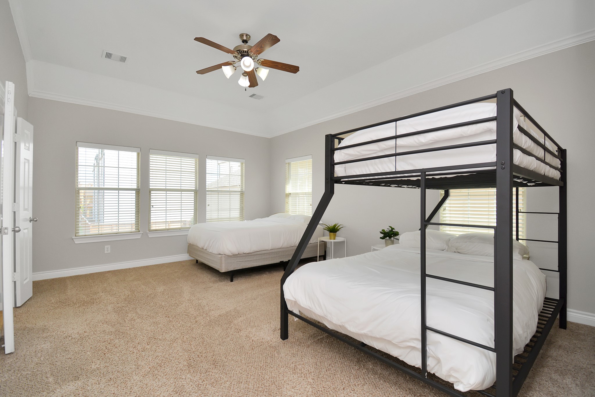 1505 Paige Street Property Photo 12
