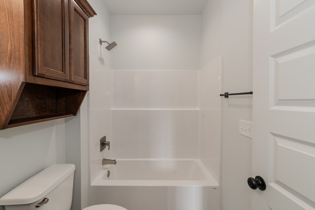 7820 Tolivar Road Property Photo 11
