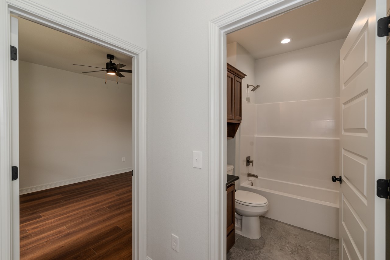 7820 Tolivar Road Property Photo 14