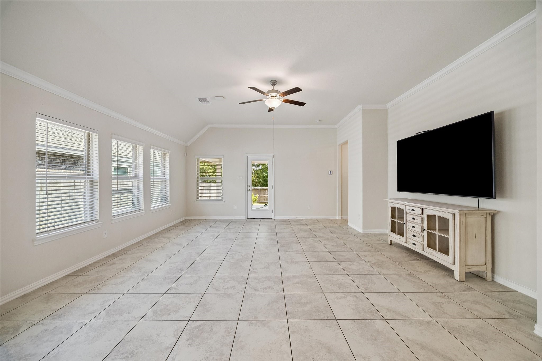 23816 Brenta Valley Drive Property Photo 9