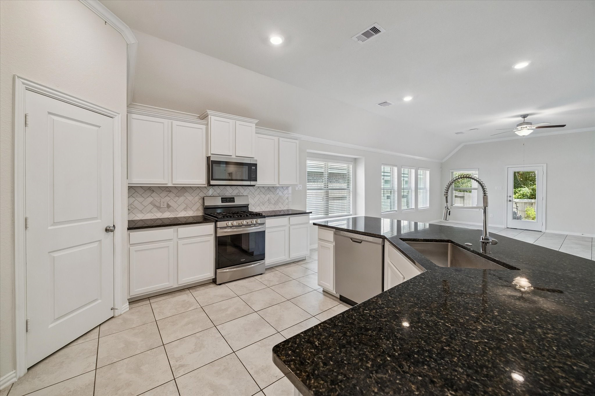 23816 Brenta Valley Drive Property Photo 12