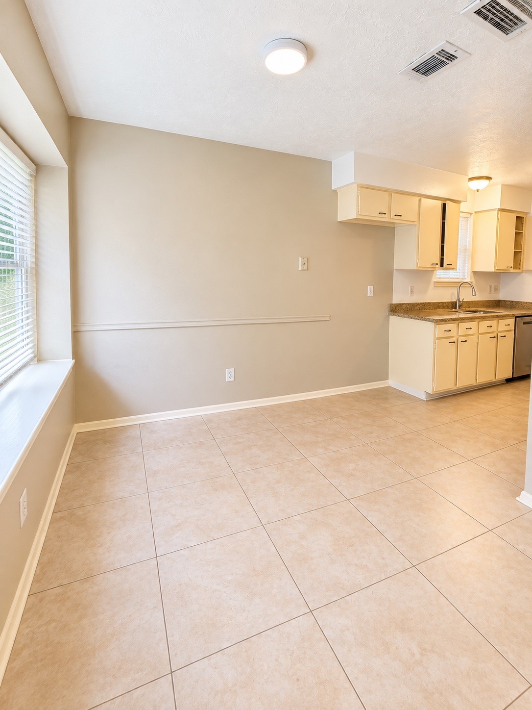 23135 Harpergate Drive Property Photo 6