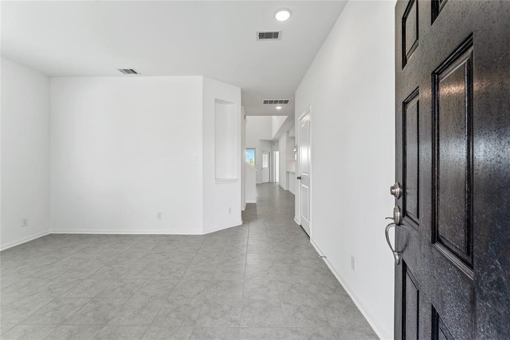 566 Long Beach Bay Drive Property Photo 5