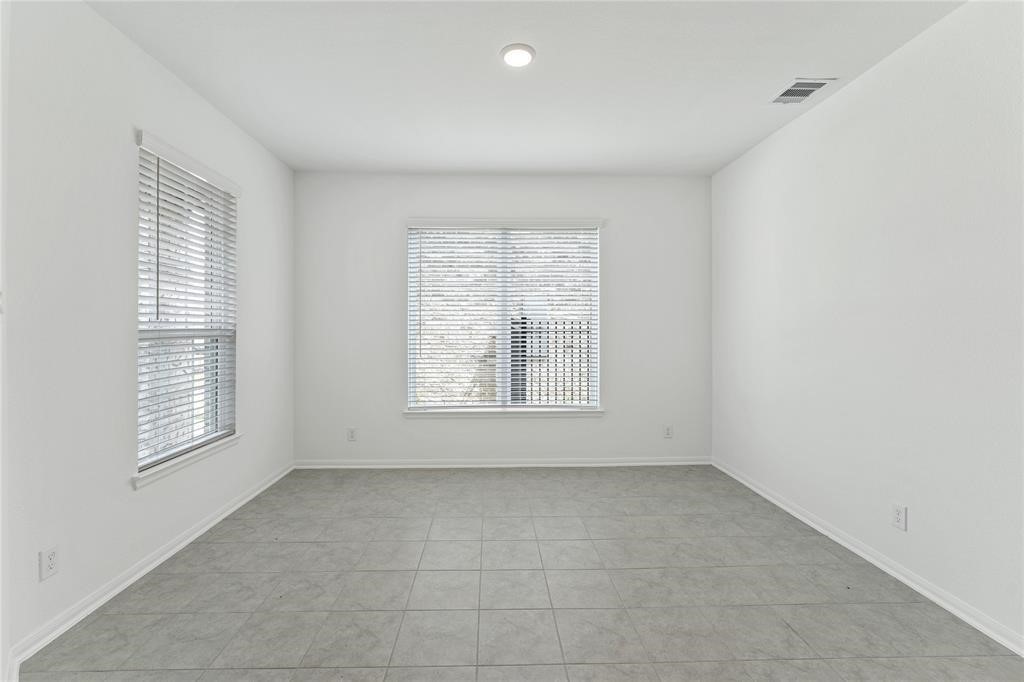 566 Long Beach Bay Drive Property Photo 7