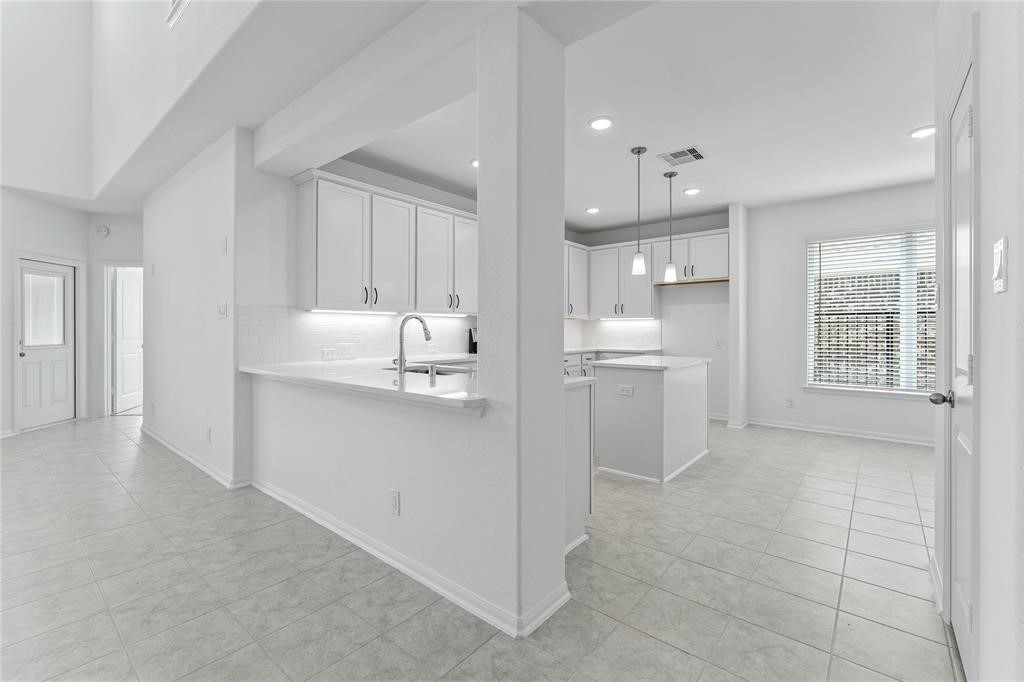 566 Long Beach Bay Drive Property Photo 8