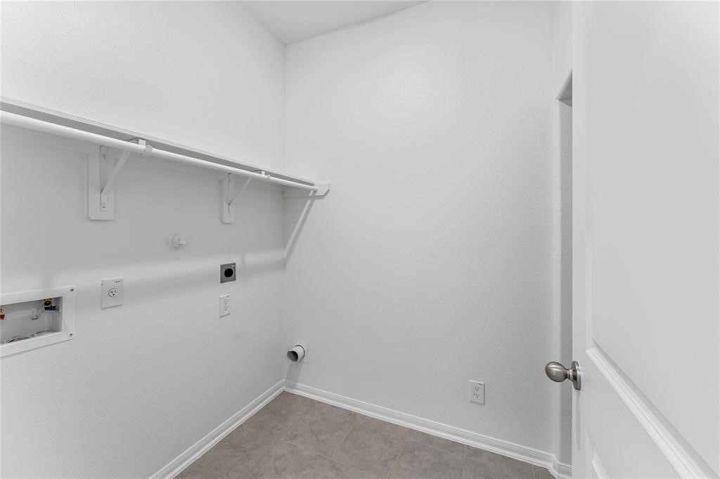 566 Long Beach Bay Drive Property Photo 18