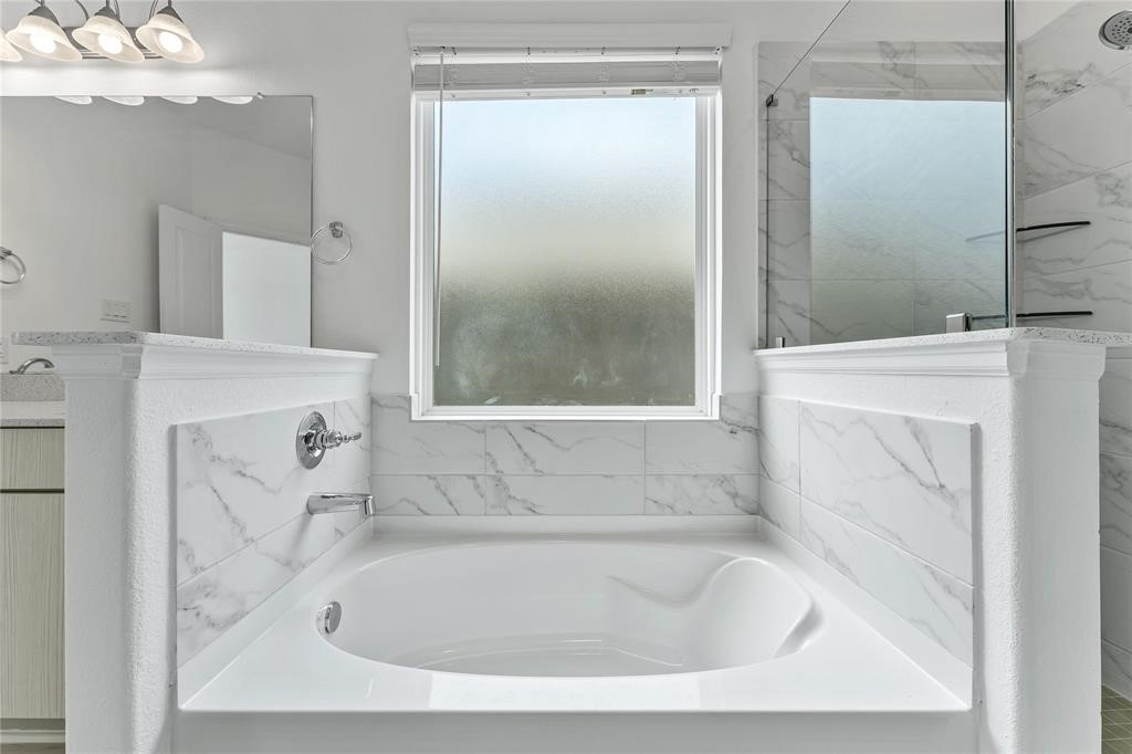 566 Long Beach Bay Drive Property Photo 28