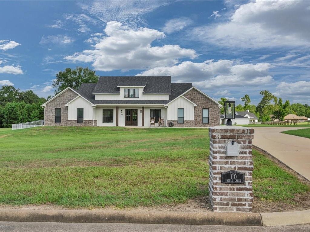 110 Saddle Creek Drive Property Photo 3