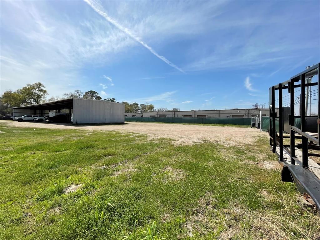 3502 Pinemont Drive Property Photo 14