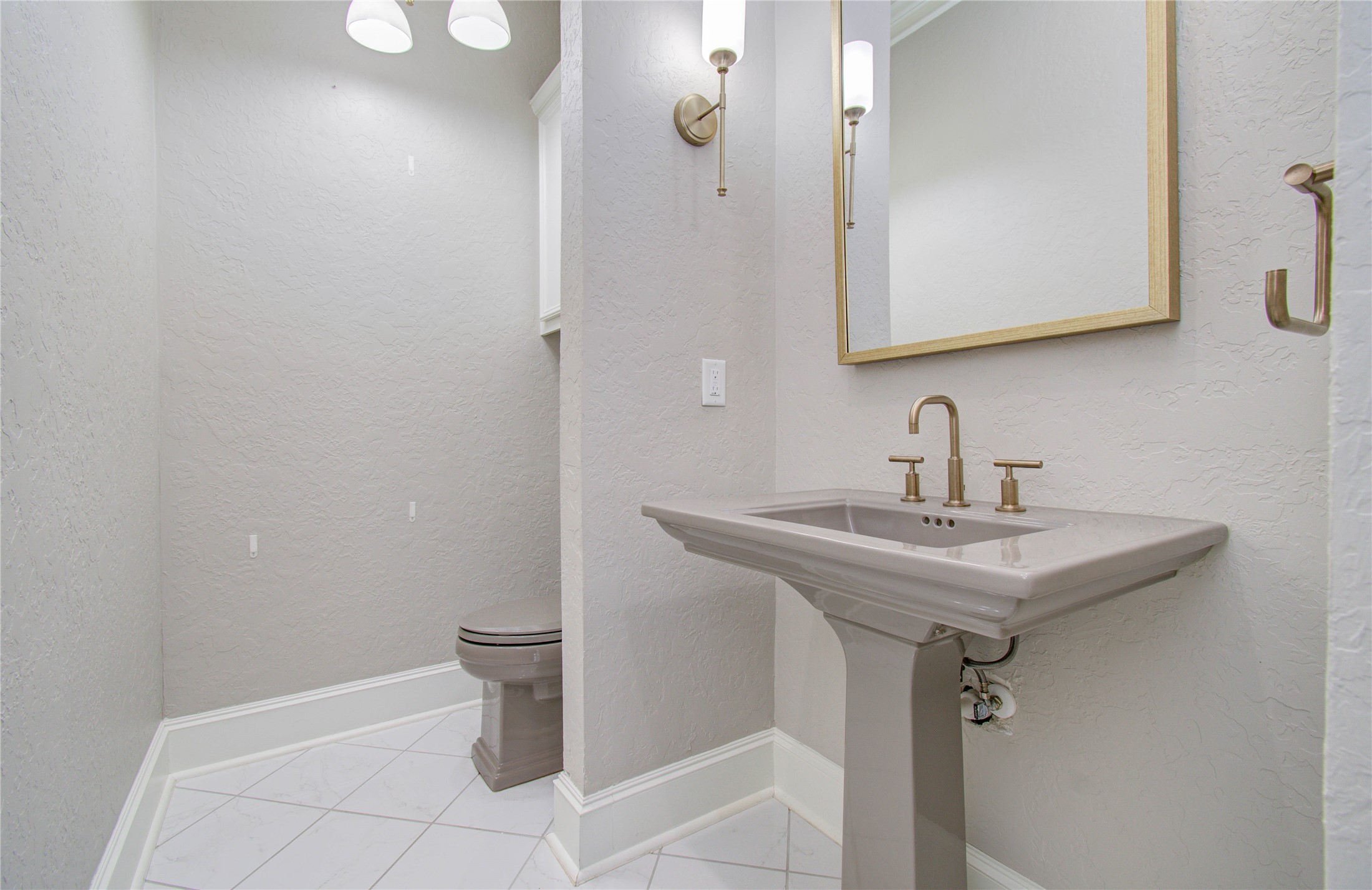 1703 Brookside Pine Lane Property Photo 12