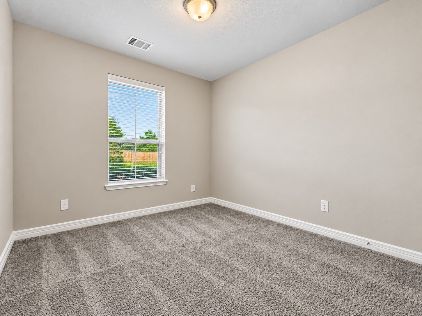 211 Selado Creek Drive Property Photo 28