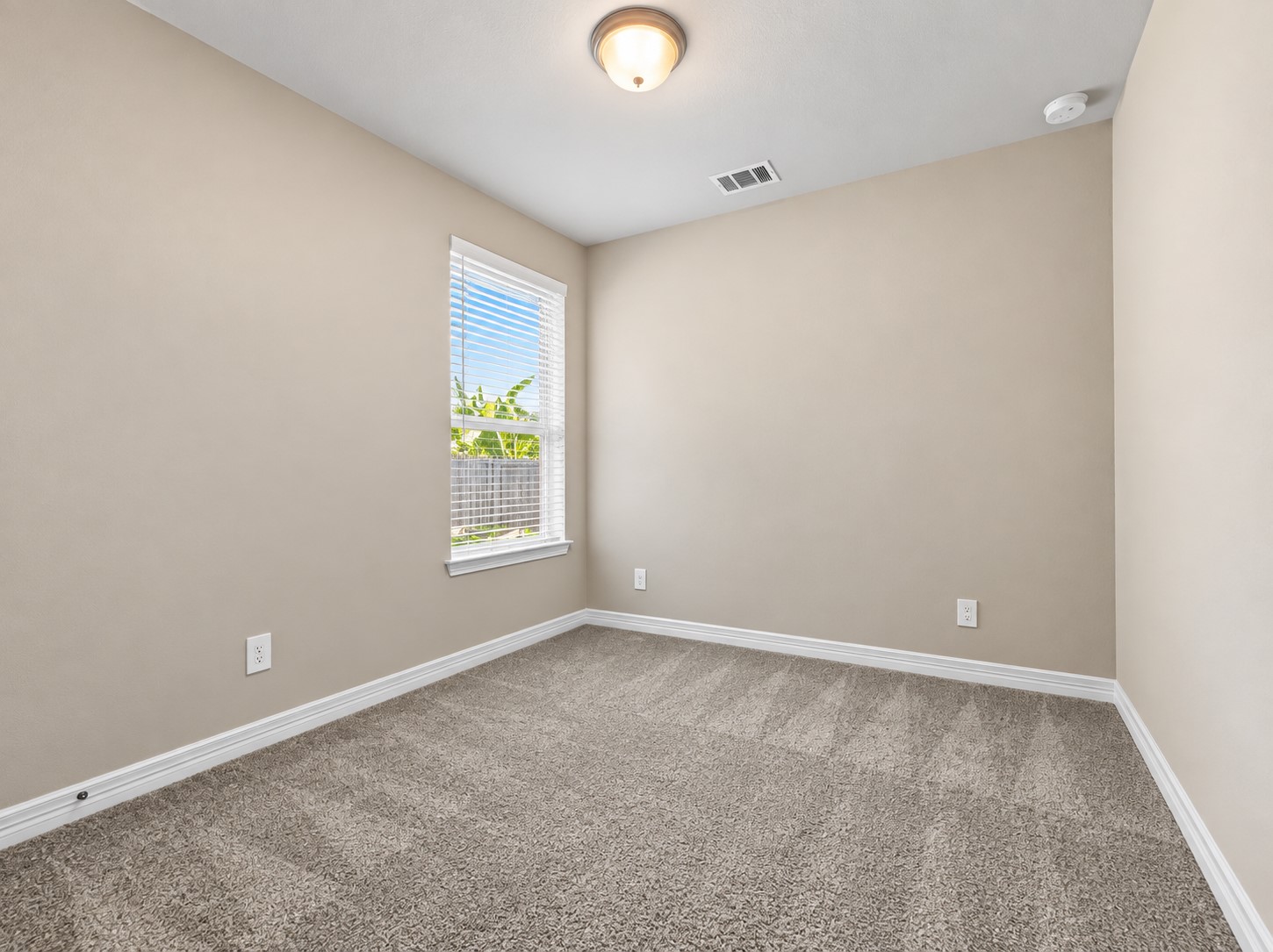 211 Selado Creek Drive Property Photo 33