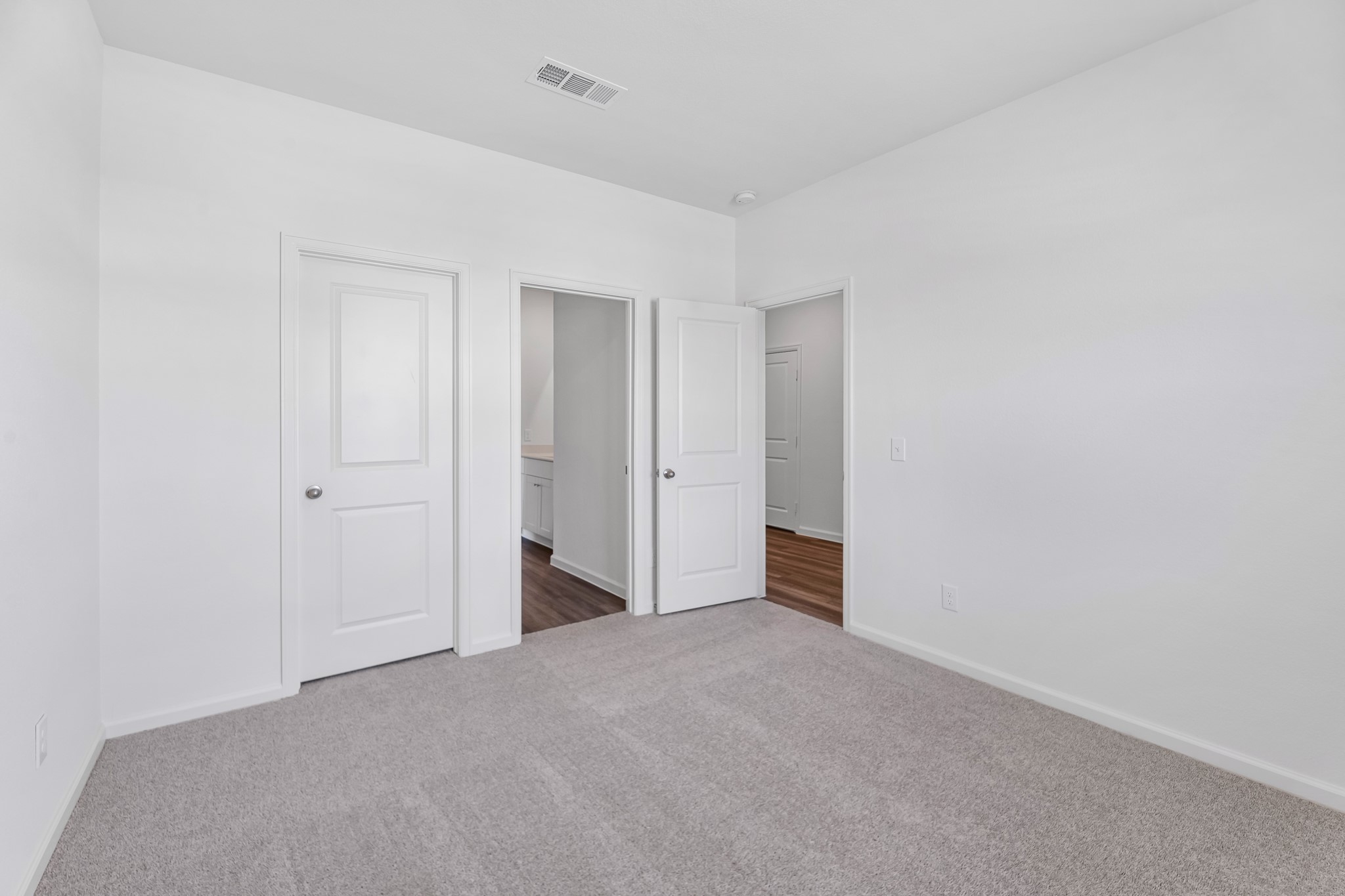 6315 Kerry Highlands Way Property Photo 4