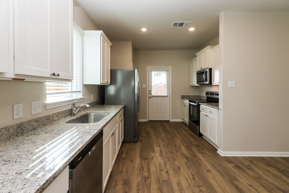 7630 Tipton Meadow Way Property Photo 6