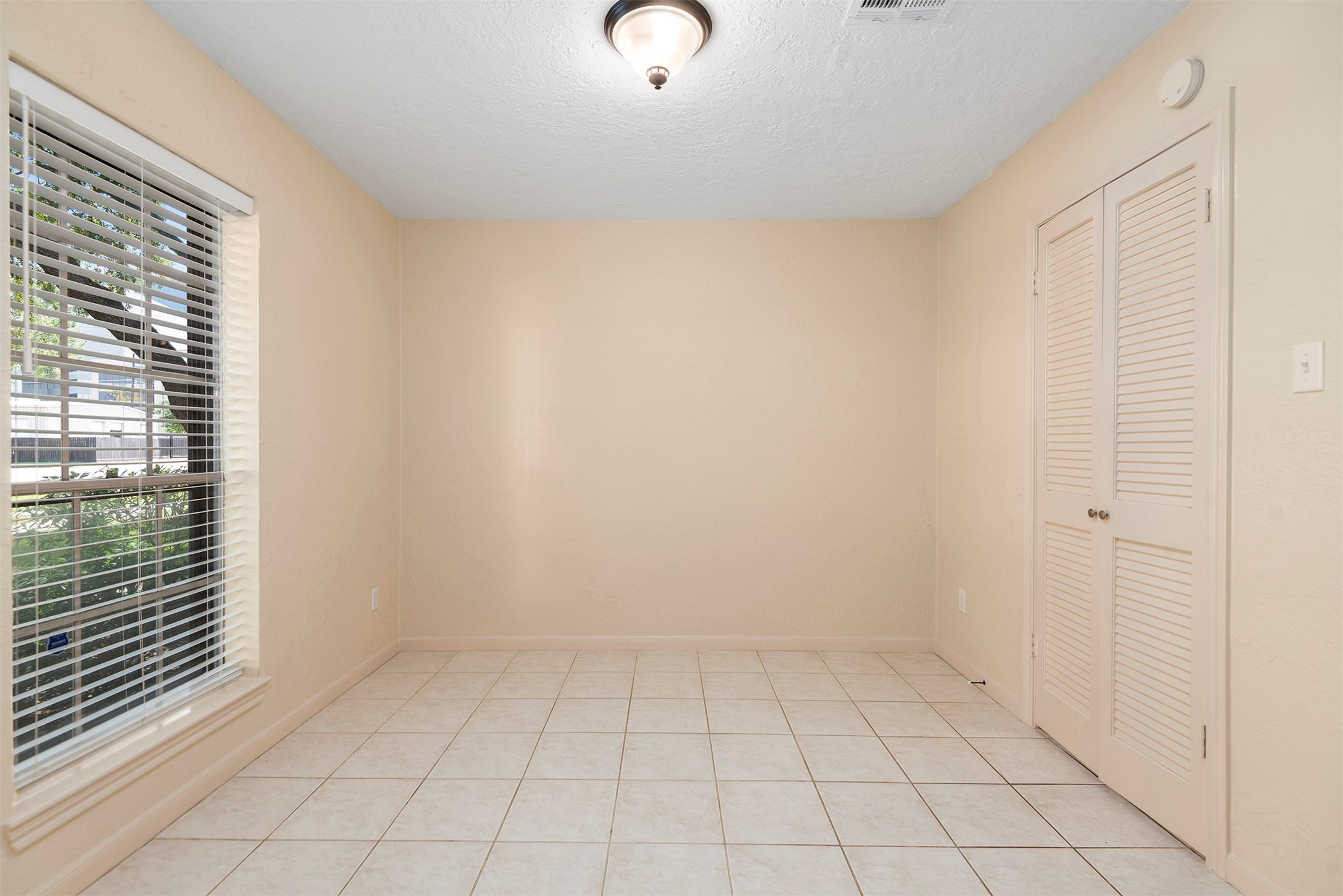 14215 Lost Meadow Lane Property Photo 5