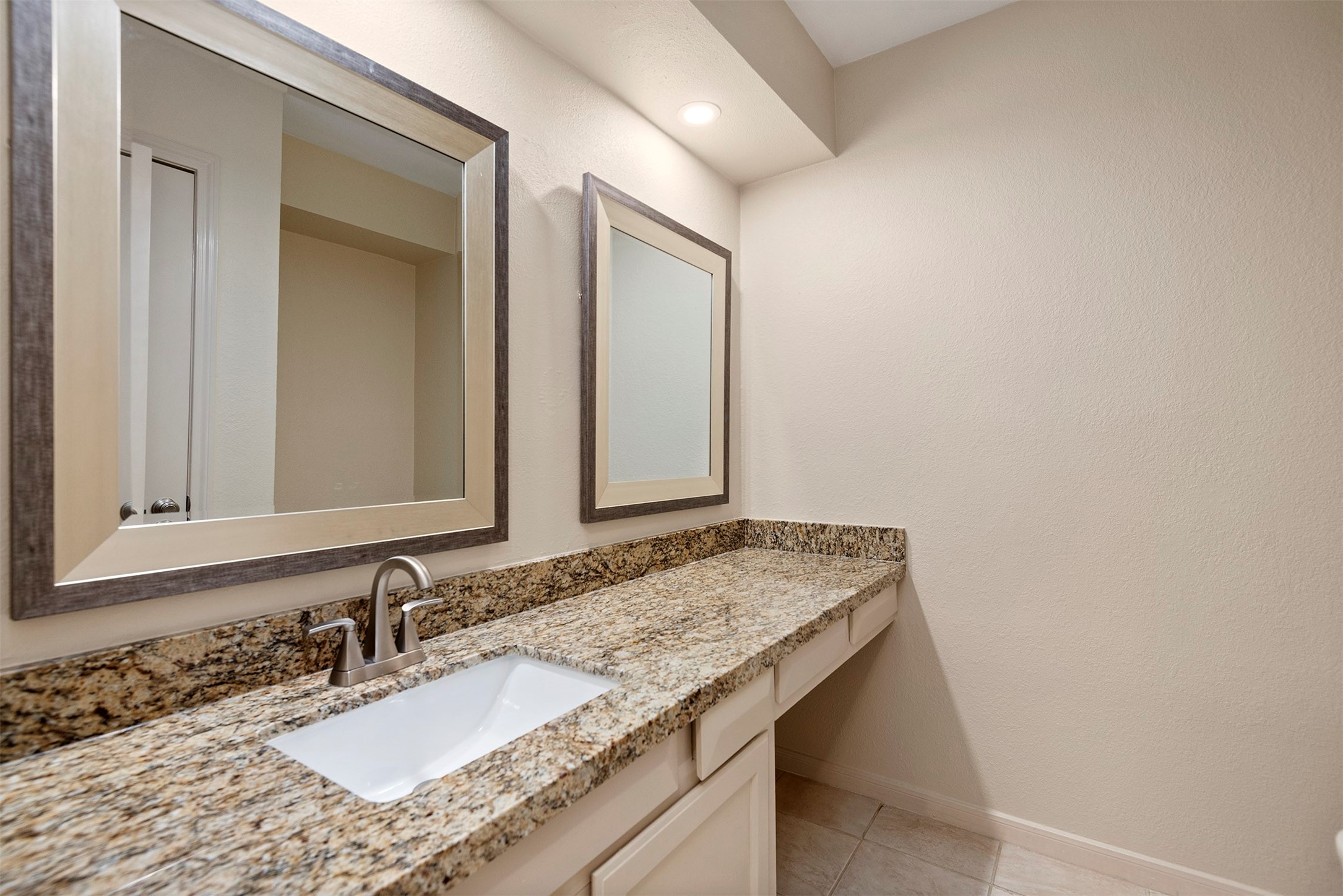 14215 Lost Meadow Lane Property Photo 6