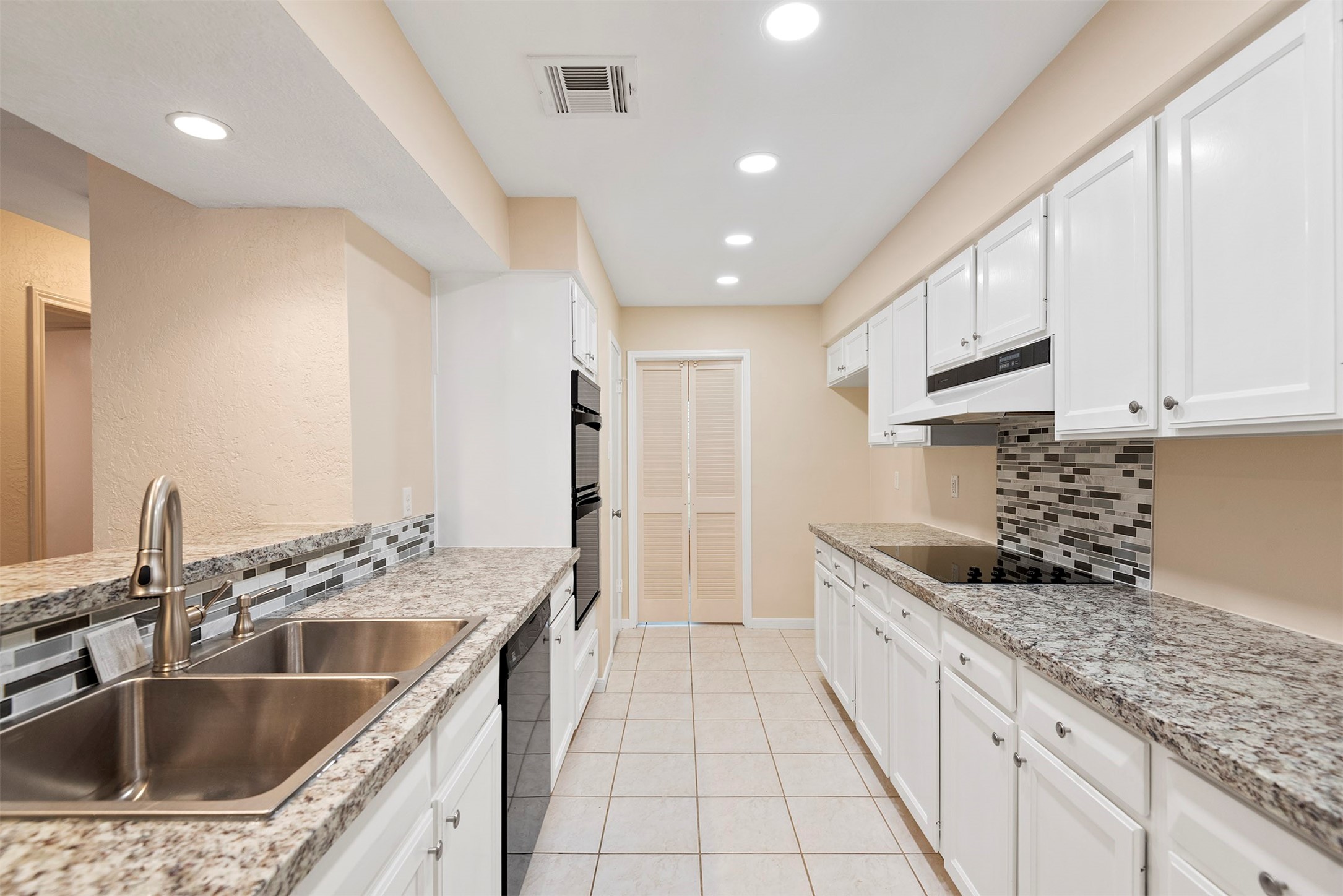 14215 Lost Meadow Lane Property Photo 11