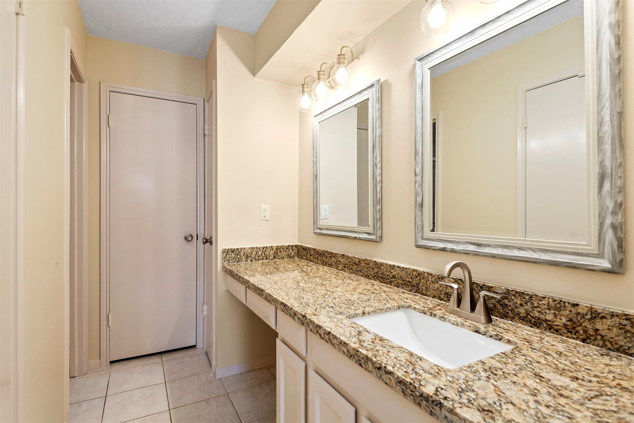 14215 Lost Meadow Lane Property Photo 18