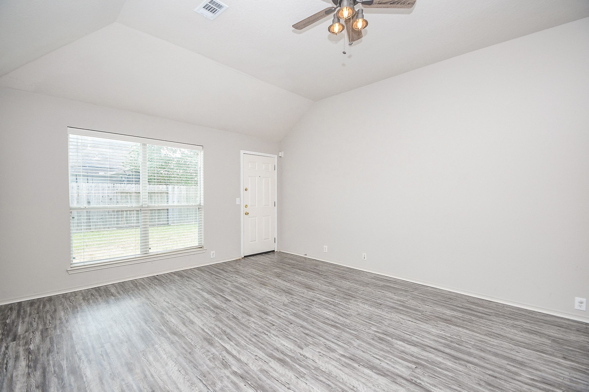 30406 Mesa Valley Drive Property Photo 9