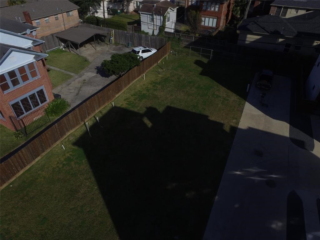 2551 Calumet Street Property Photo 9