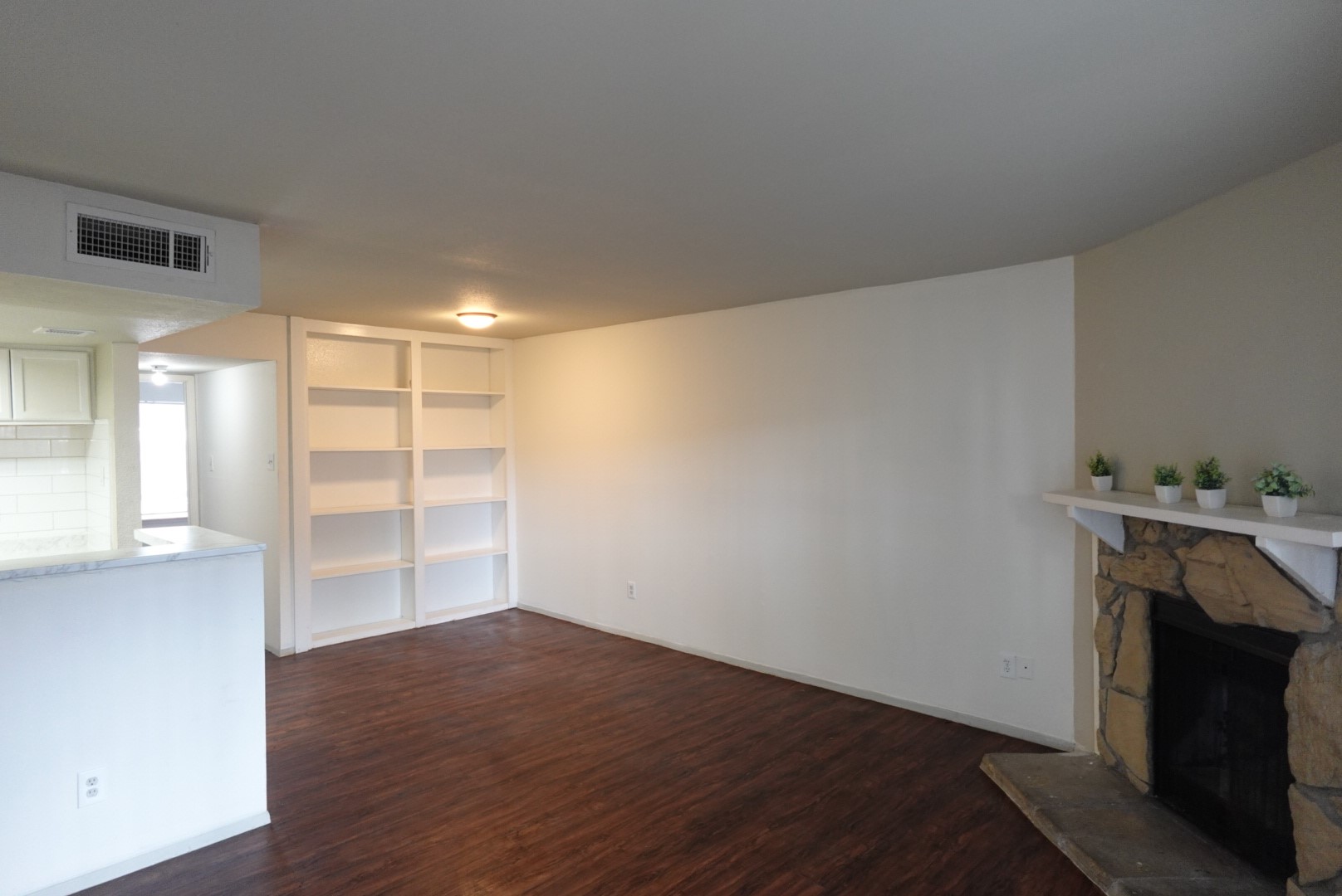 6001 Reims Road 1207 Property Photo 3