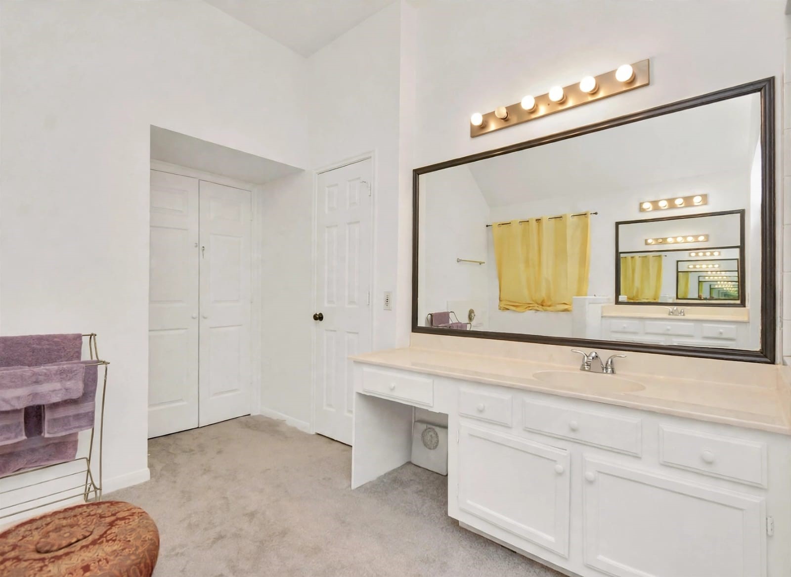 16403 Dawncrest Way Property Photo 9