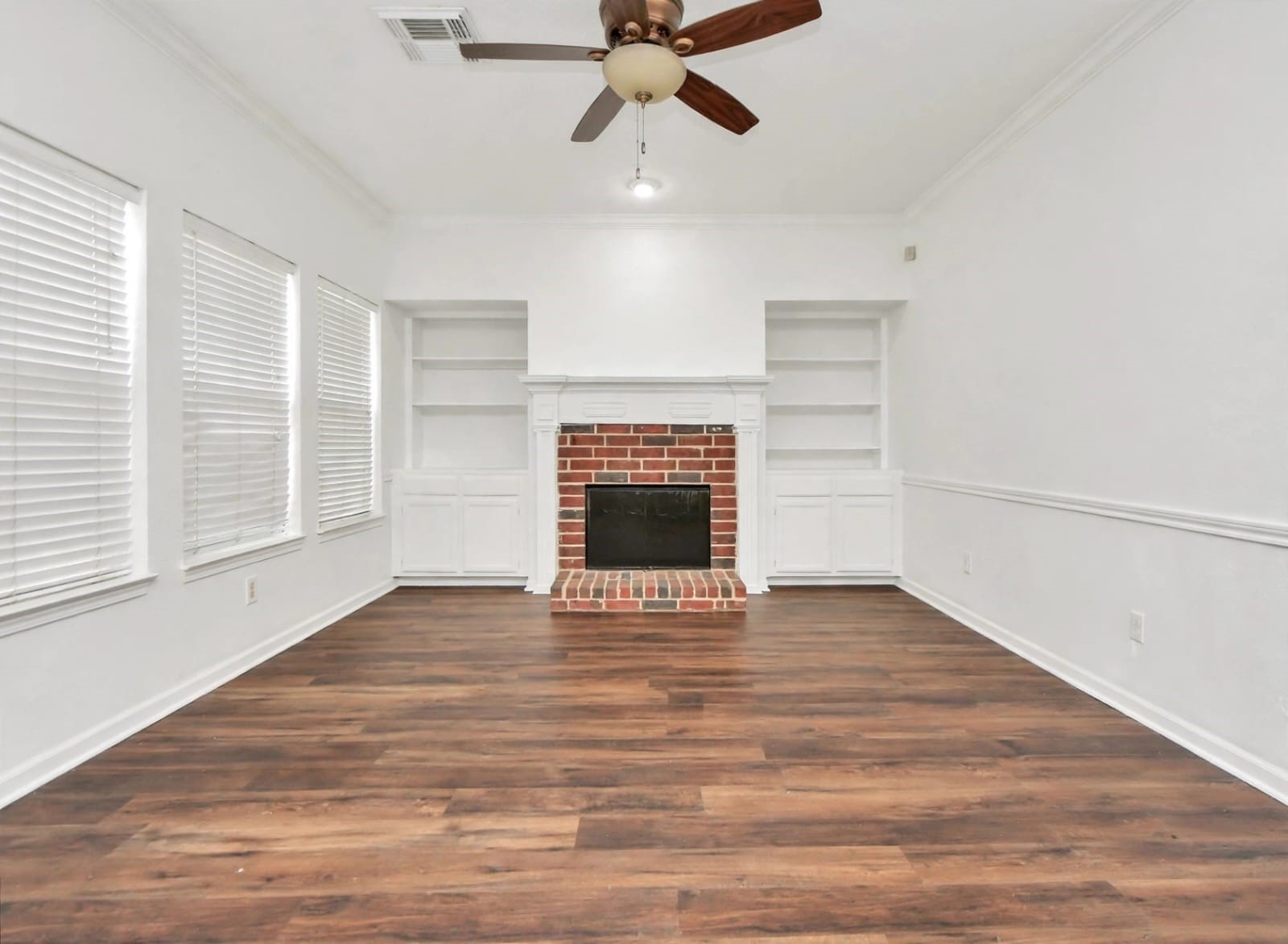 16403 Dawncrest Way Property Photo 10