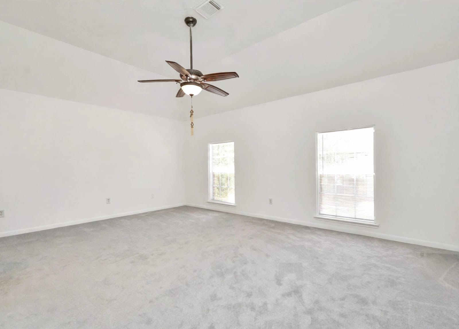 16403 Dawncrest Way Property Photo 11