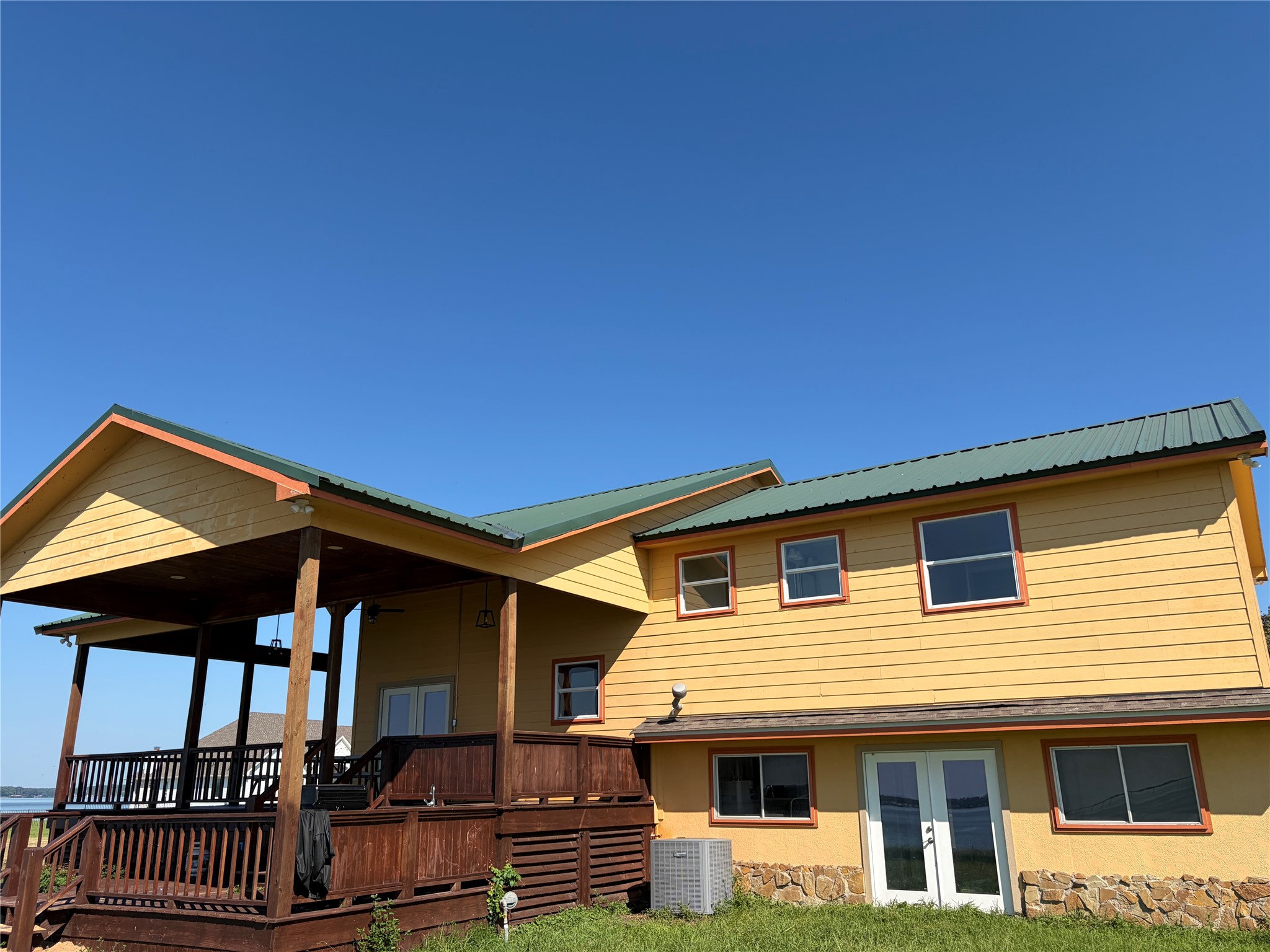 245 Bridgewater Property Photo 4