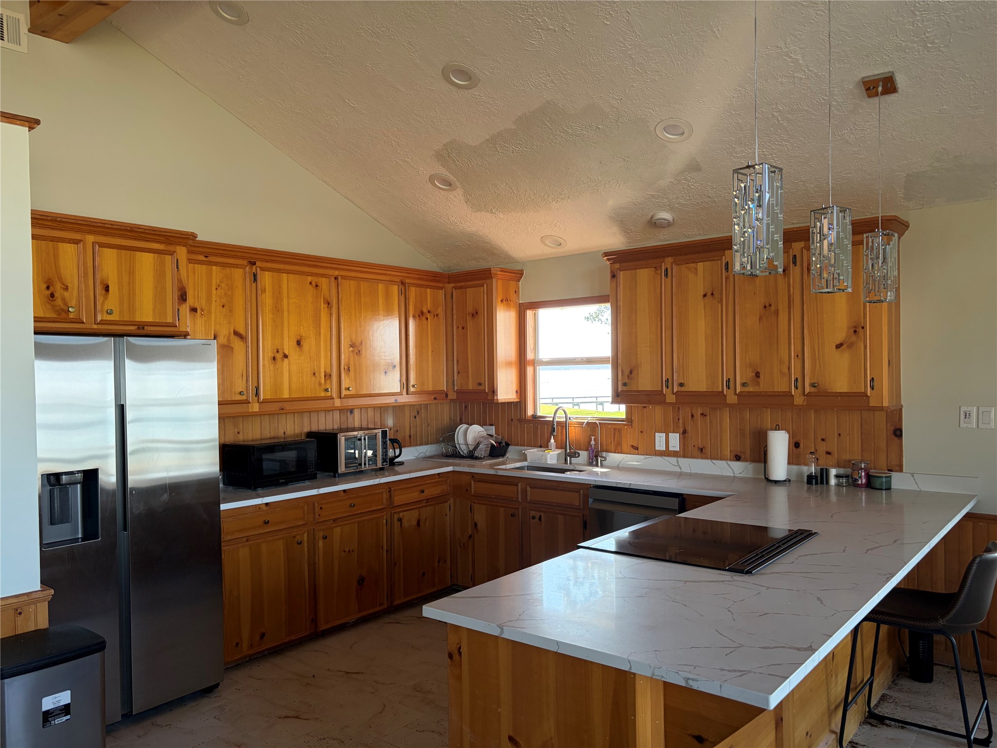 245 Bridgewater Property Photo 7