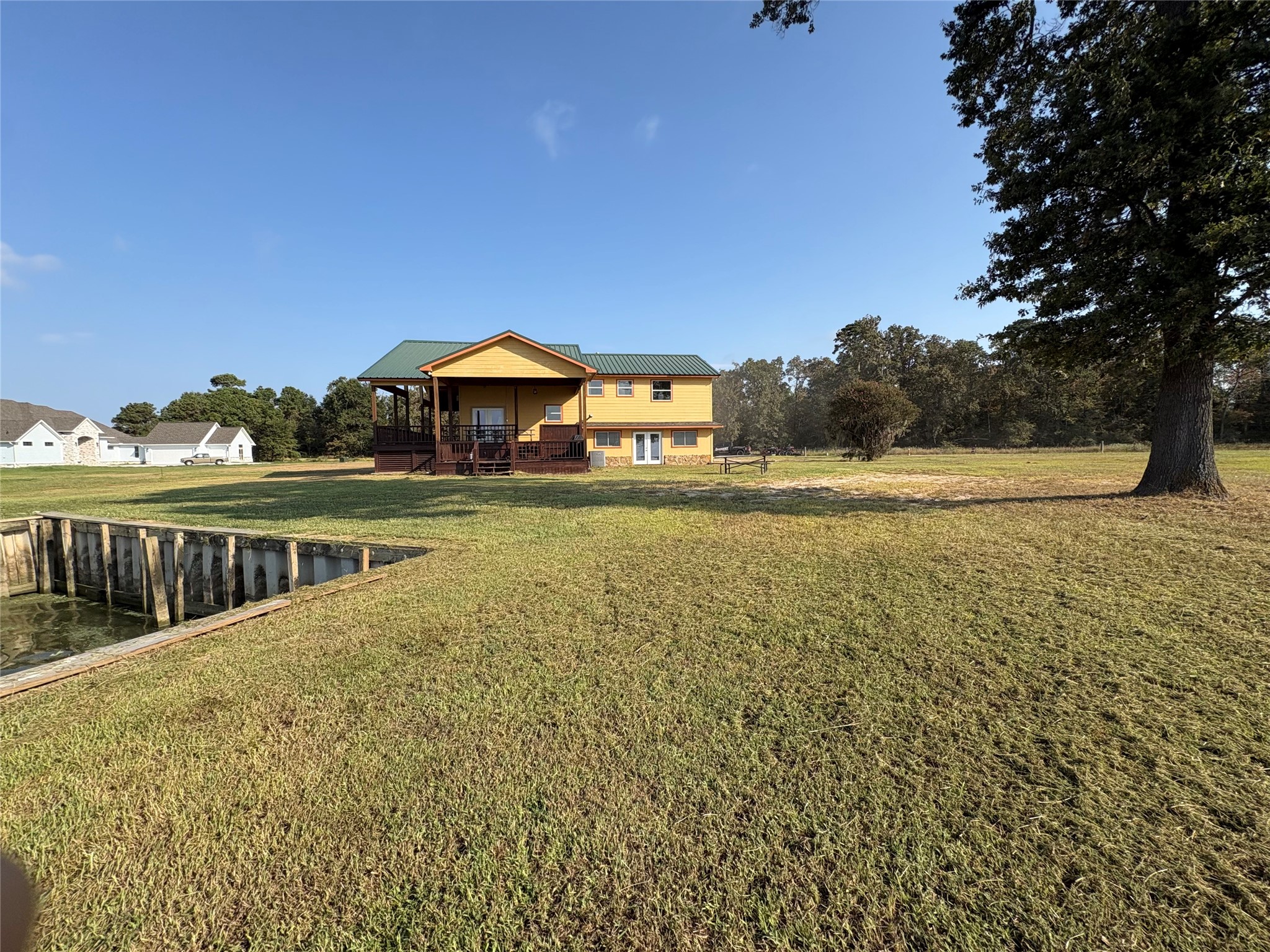 245 Bridgewater Property Photo 15