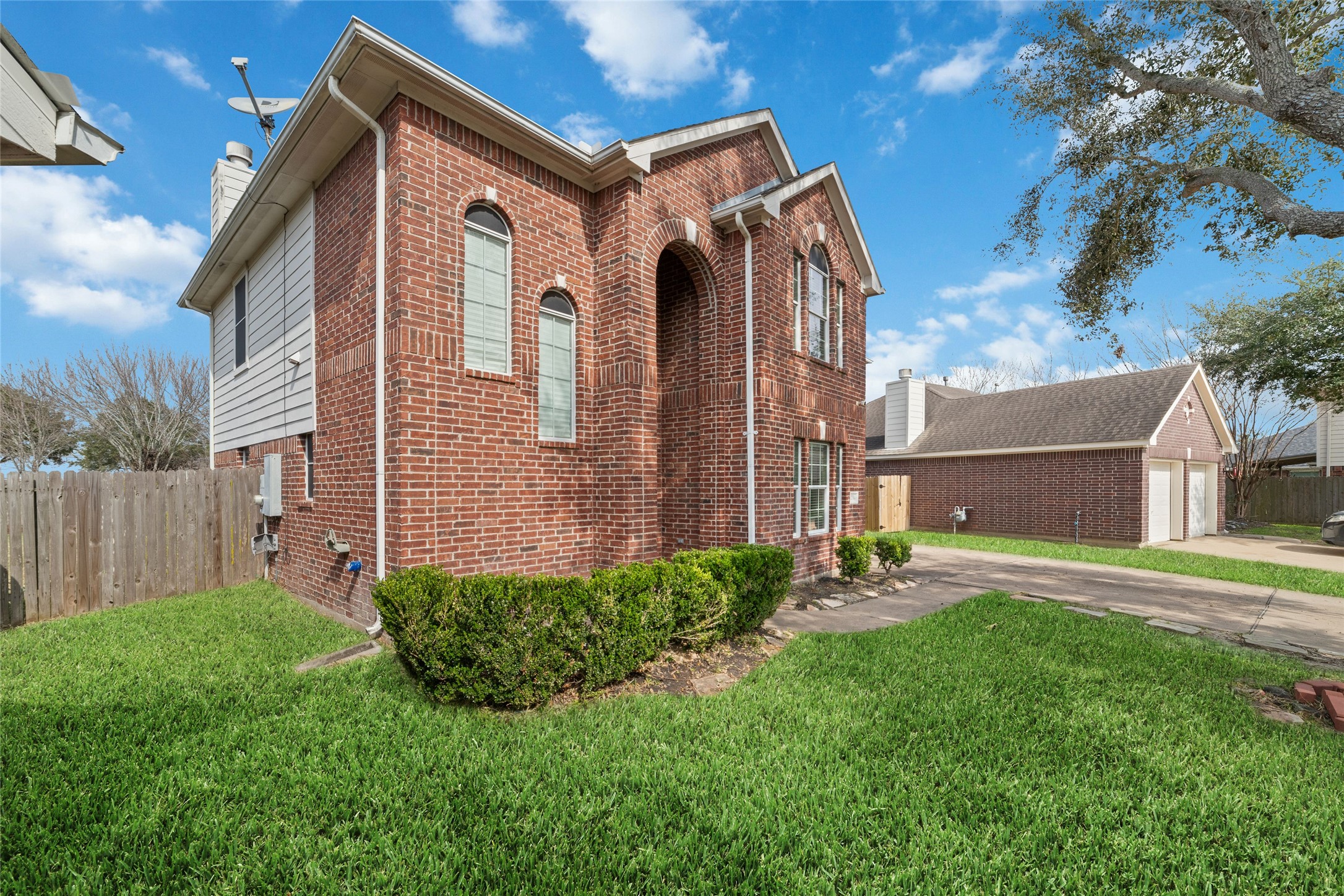 22314 Laguna Trace Court Property Photo 3