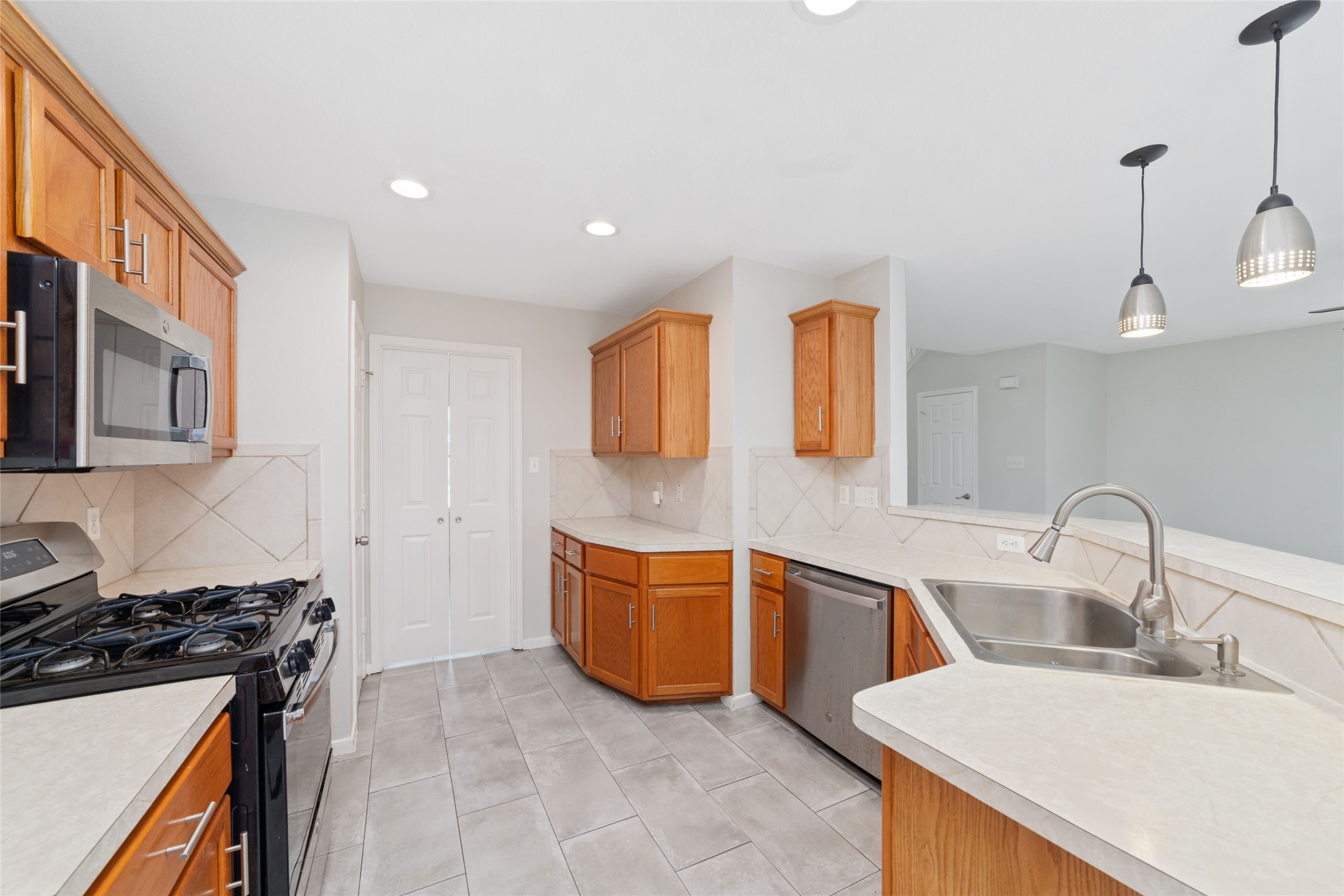 22314 Laguna Trace Court Property Photo 12