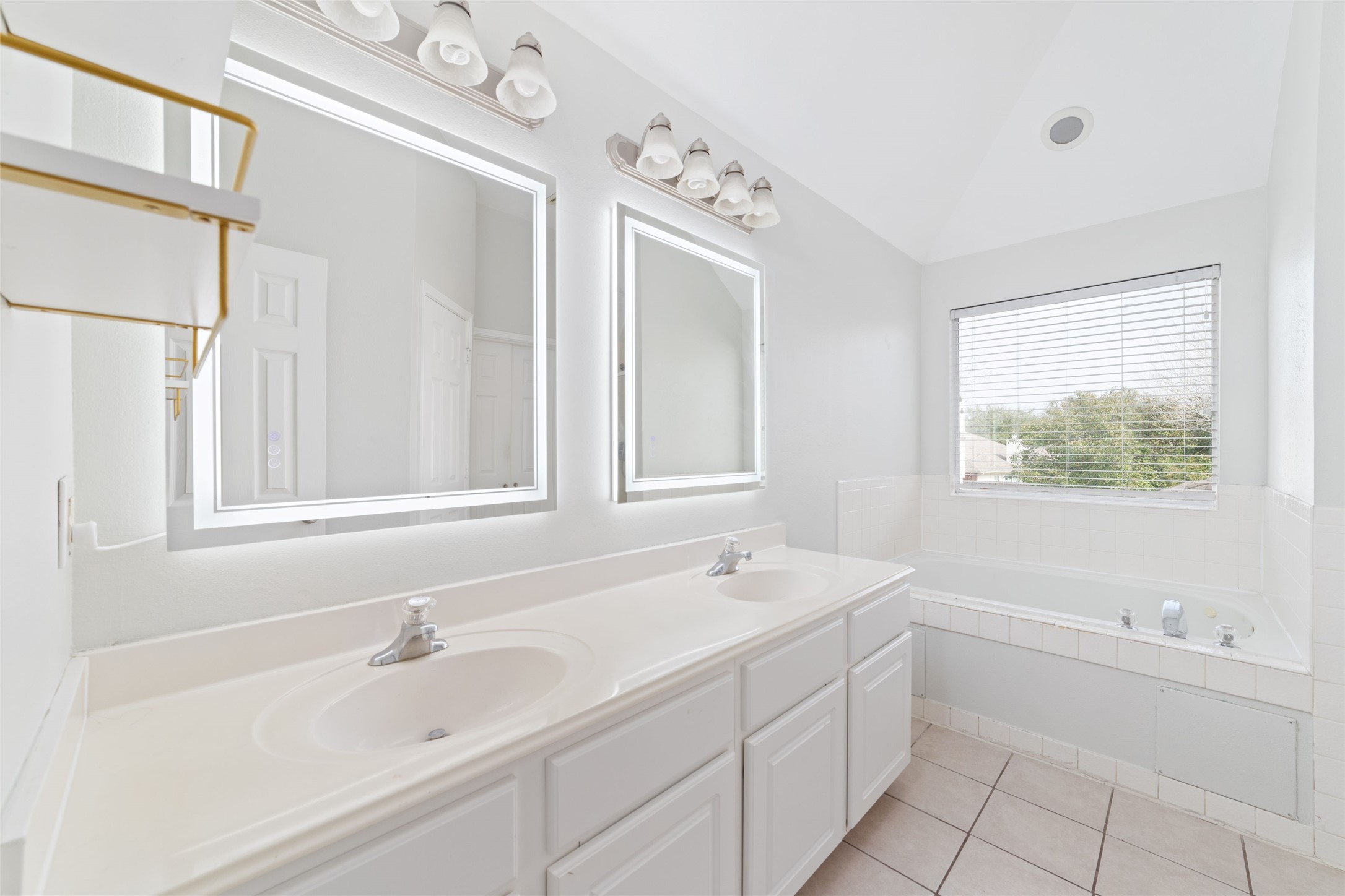 22314 Laguna Trace Court Property Photo 21