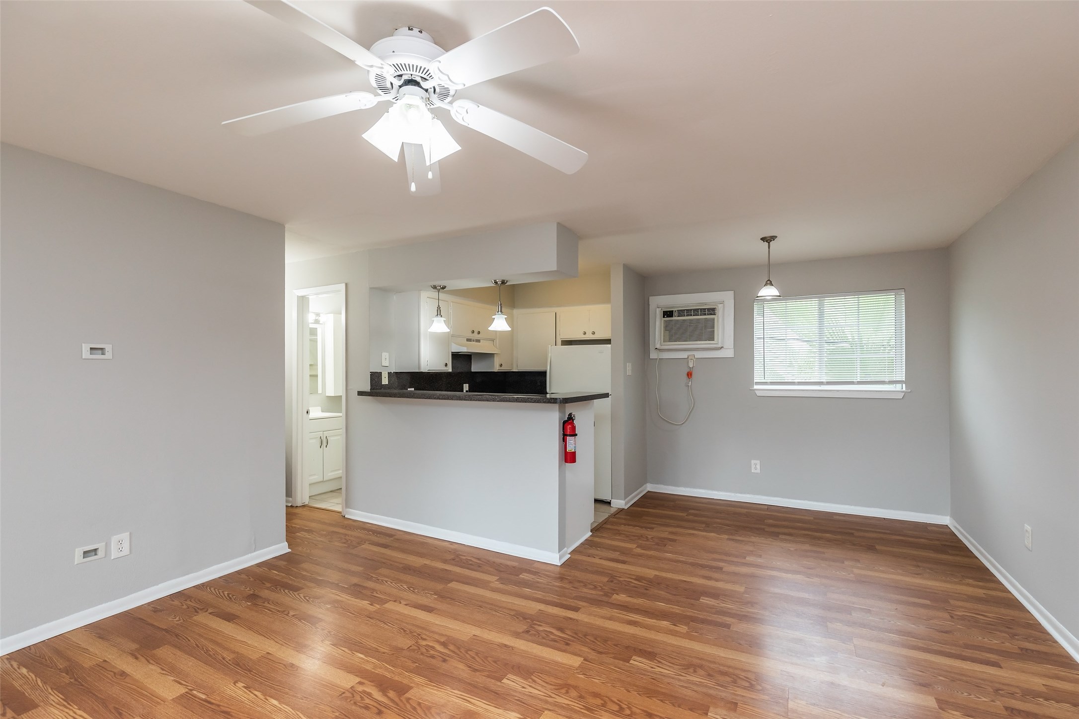 425 Emerson Street 7 Property Photo