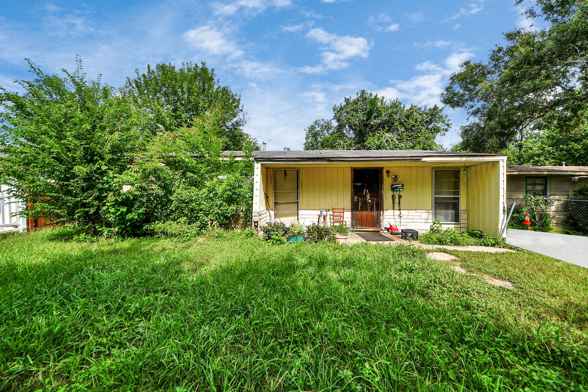 7710 Sharondale Drive Property Photo 1