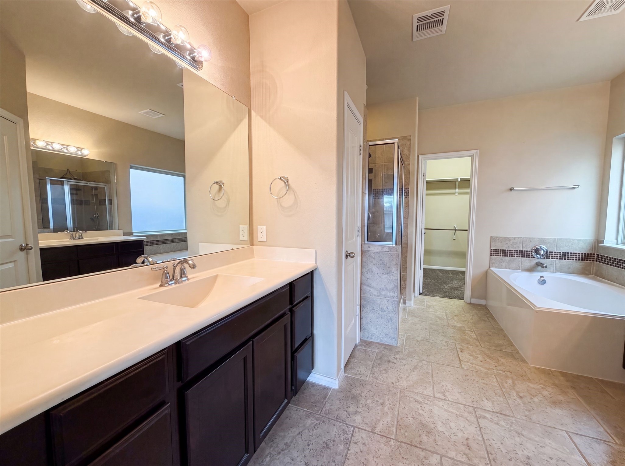 4511 Fenway Park Way Property Photo 8